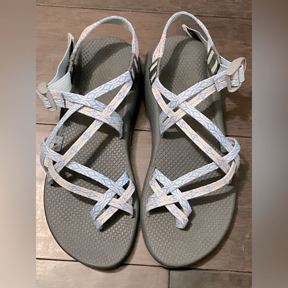 Chaco’s women’s size 10 walking sandals in like-new condition